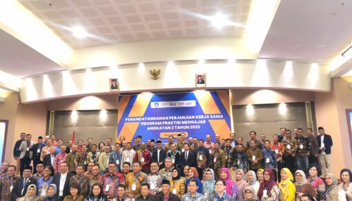 Praktisi Mengajar,Mahasiswa Makin Andal