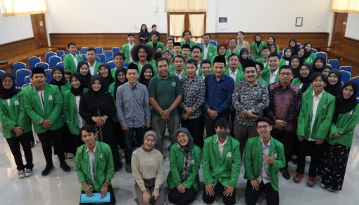 Pelantikan Anggota Baru Ormawa: Semangat Aktifkan Organisasi dengan Friendship dan Leadership