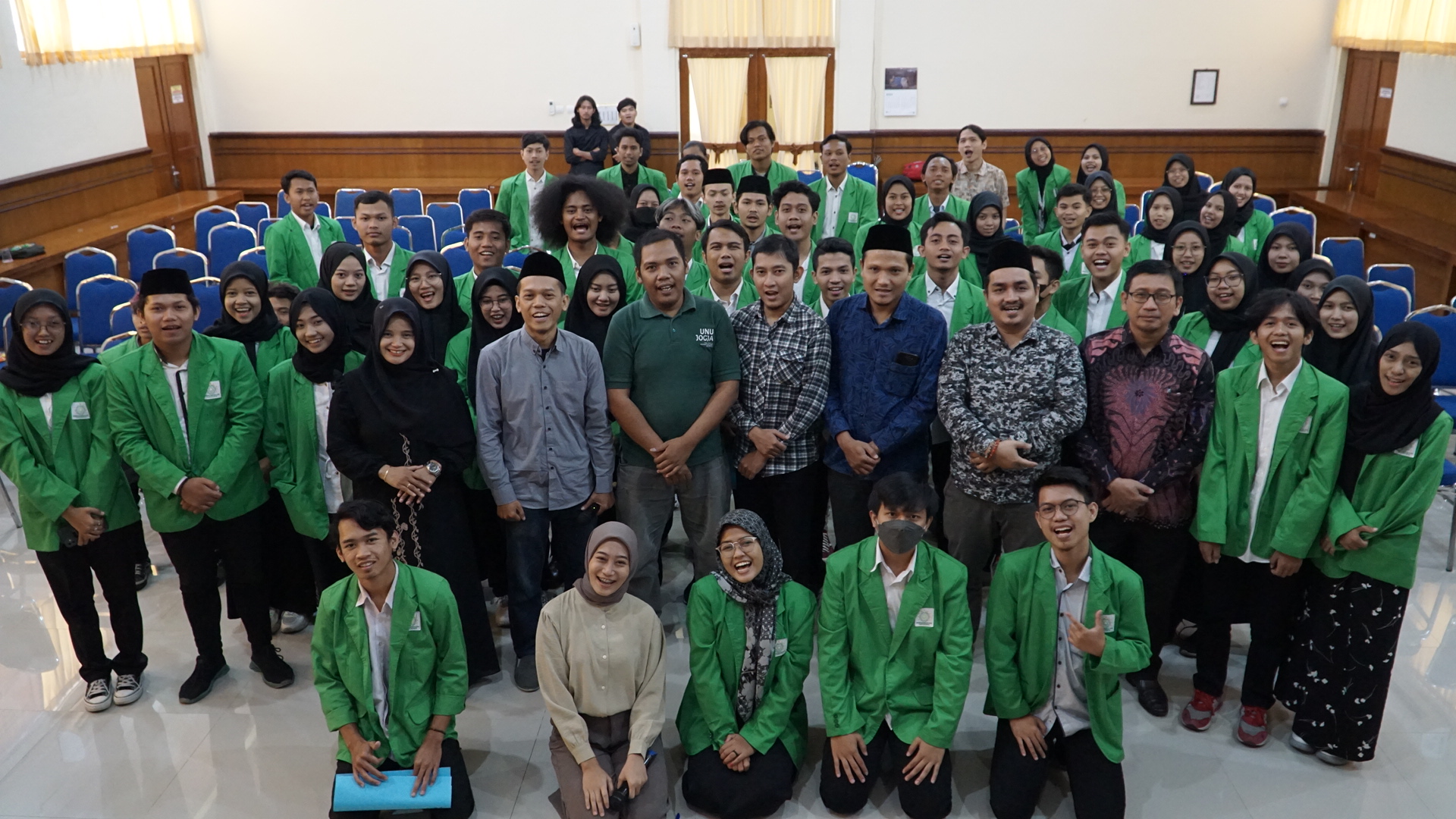 Pelantikan Anggota Baru Ormawa: Semangat Aktifkan Organisasi dengan Friendship dan Leadership