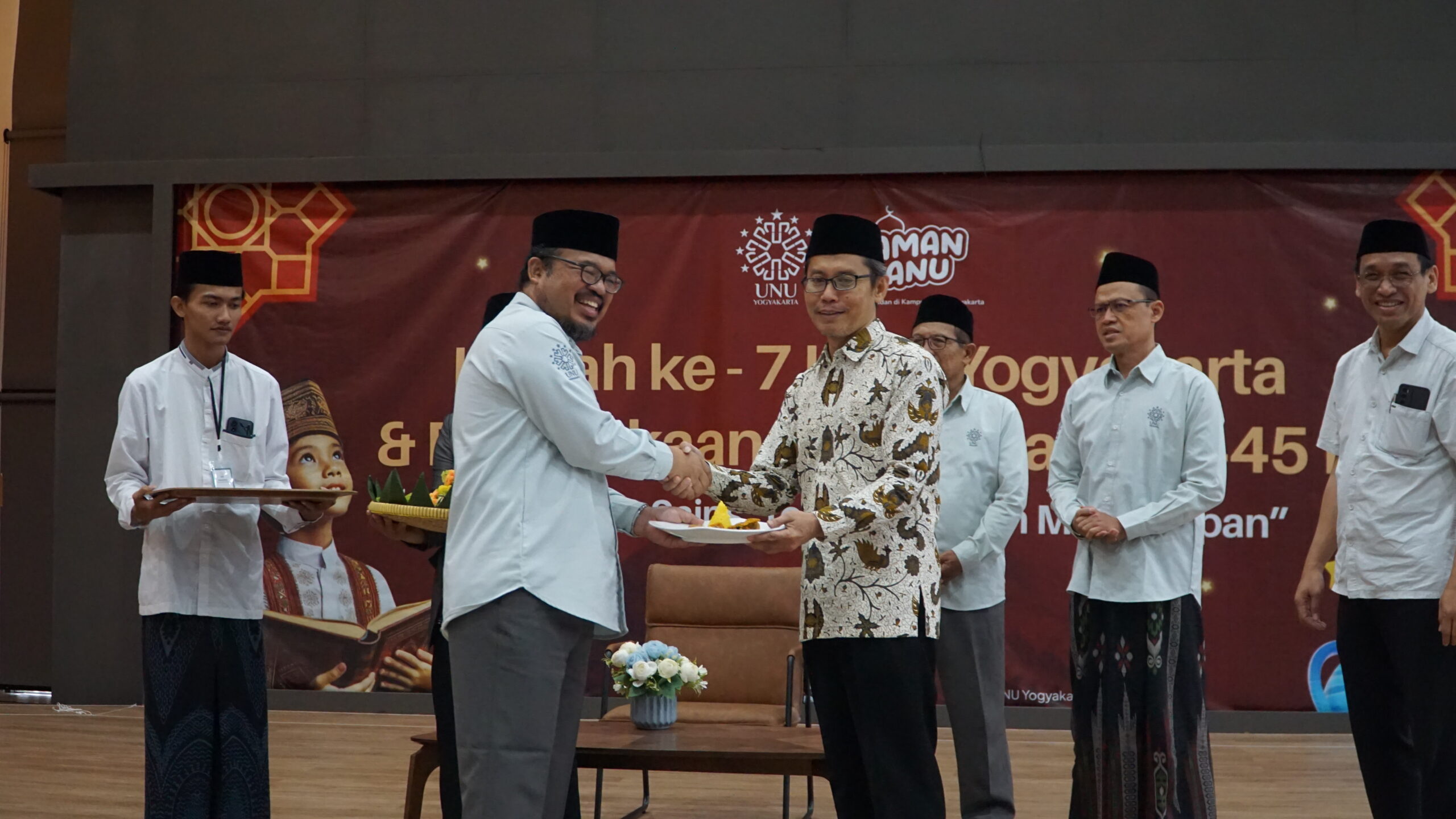 UNU Jogja Peringati Harlah ke-7 dan Buka Kamandanu dengan Potong Tumpeng