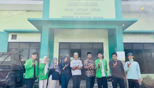 Wujud Nyata Peduli Sampah, Dosen dan Mahasiswa UNU Jogja Hibahkan Mesin Pencacah Sampah untuk PP An-Nur Bantul