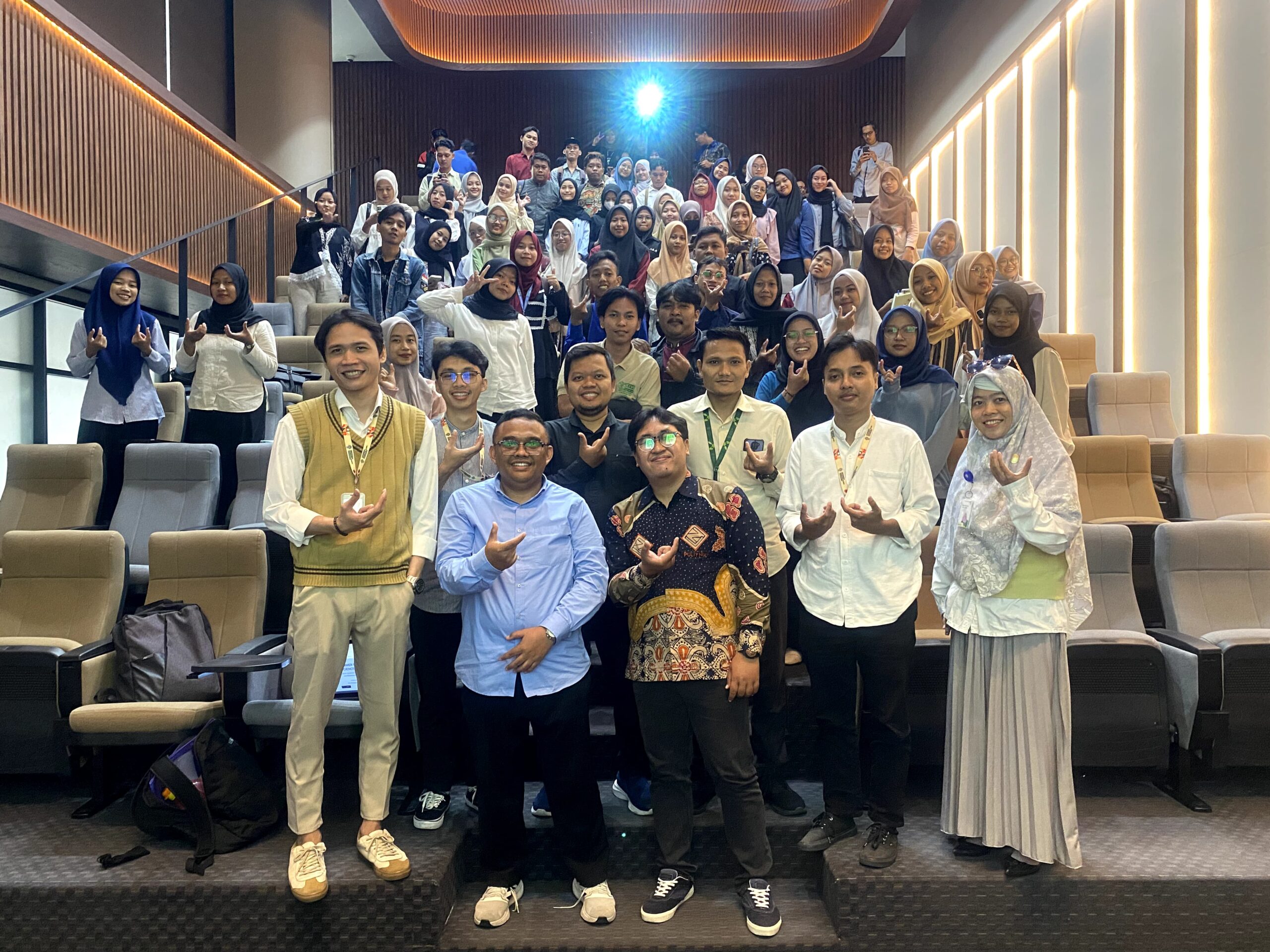 Bekali Mahasiswa Hadapi Dunia Akademik, FIP UNU Jogja Gelar Seminar Riset